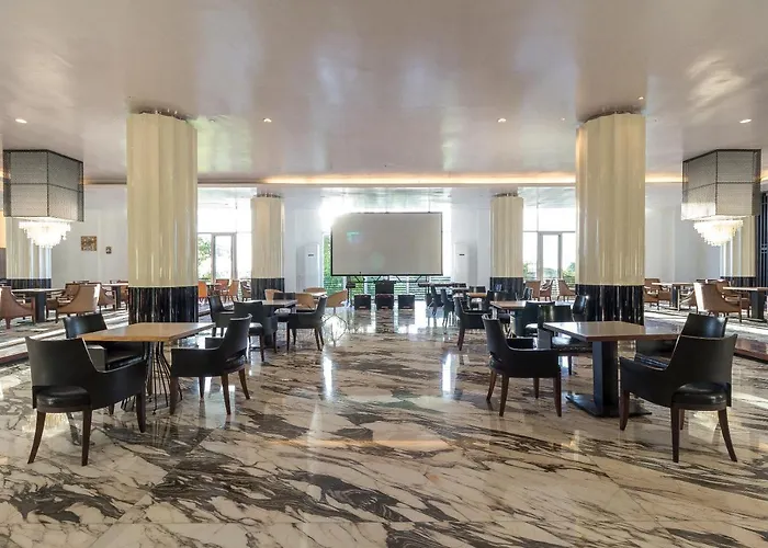 The Rich Prada Hotel 4*